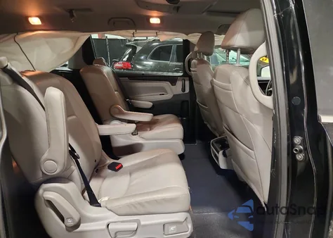 2018 Honda Odyssey Touring z USA, uszkodzony, nr VIN 5FNRL6H81JB006534